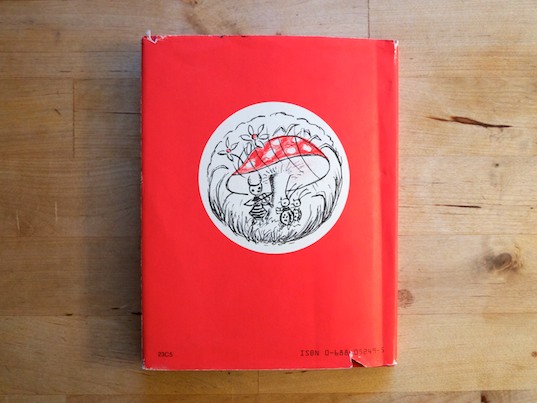 Had to show the back cover too. Love that cute little illustration!